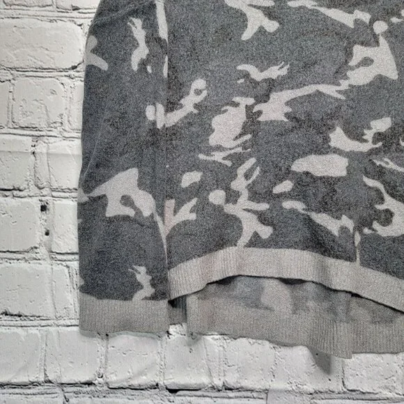 Acrobat Wool Blend Camo Gray Cropped Sweater Size M/L